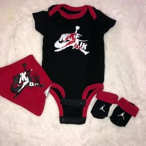 Jordan (6-12M) baby bodysuit